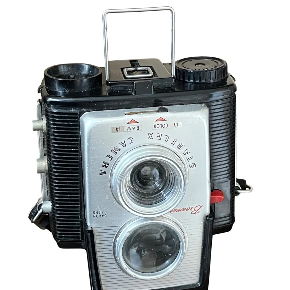 Vintage Kodak Brownie Starflex Twin-Lens Reflex Camera (Circa 1950s)